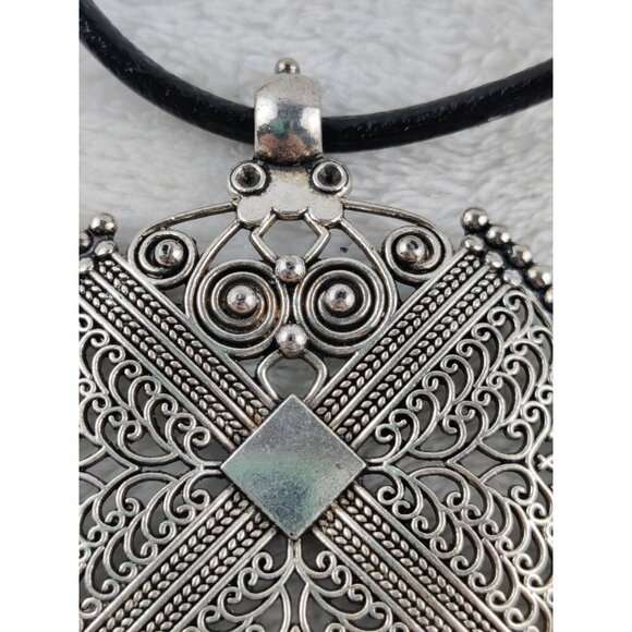 Ethno Silver Medallion Pendant Necklace Black Leather Cord Indie Curl Pattern - Picture 3 of 7
